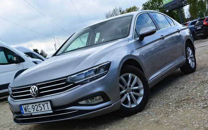 Volkswagen Passat cena 79900 przebieg: 122000, rok produkcji 2020 z Moryń małe 596